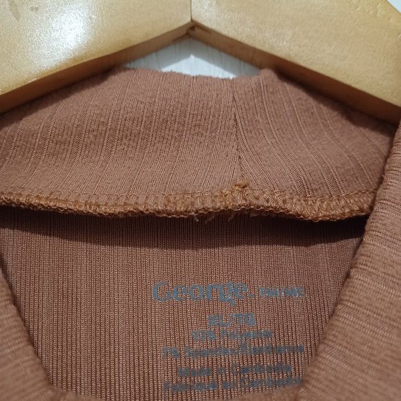 George - Crop top with mock neck - Picture 4 of 6